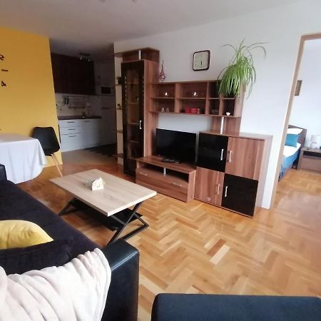 Apartman Relax - Free Public Parking Sarajevo Bagian luar foto
