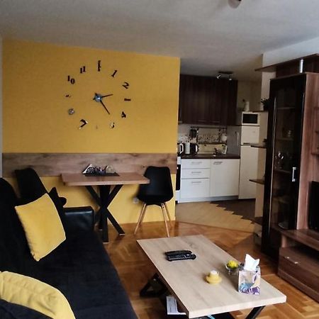 Apartman Relax - Free Public Parking Sarajevo Bagian luar foto