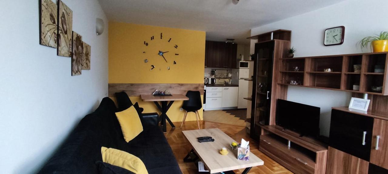 Apartman Relax - Free Public Parking Sarajevo Bagian luar foto